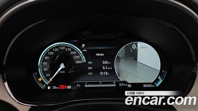 Genesis GV70 2021 — ფოტო 8/20