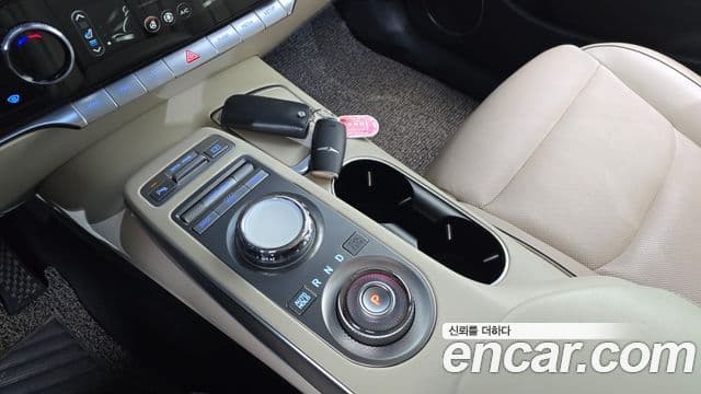 Genesis GV70 2021 — ფოტო 9/20
