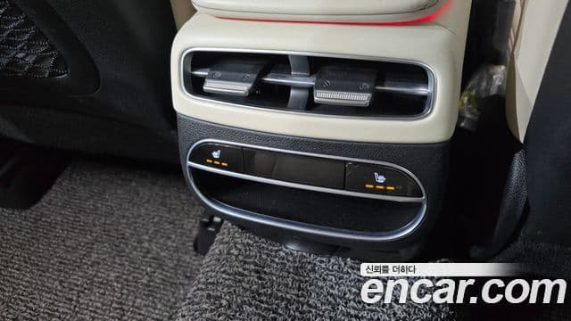 Genesis GV70 2021 — ფოტო 19/20