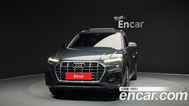 Audi Q5 2022 — ფოტო 2/20