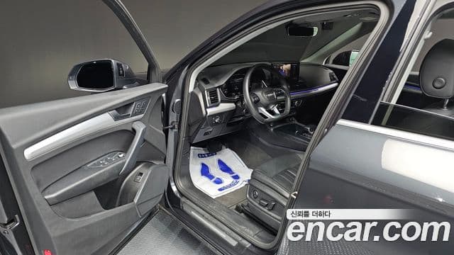 Audi Q5 2022 — ფოტო 8/20