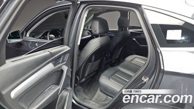 Audi Q5 2022 — ფოტო 9/20
