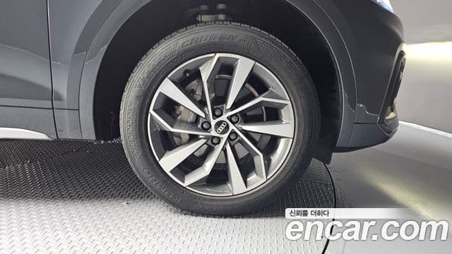 Audi Q5 2022 — ფოტო 18/20
