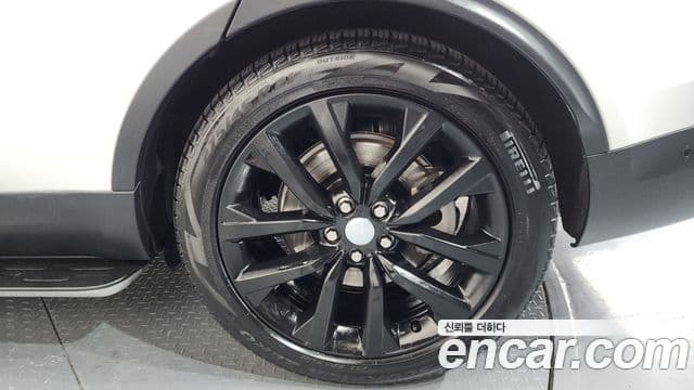 Land Rover Discovery 5 2021 — Şəkil 5/20
