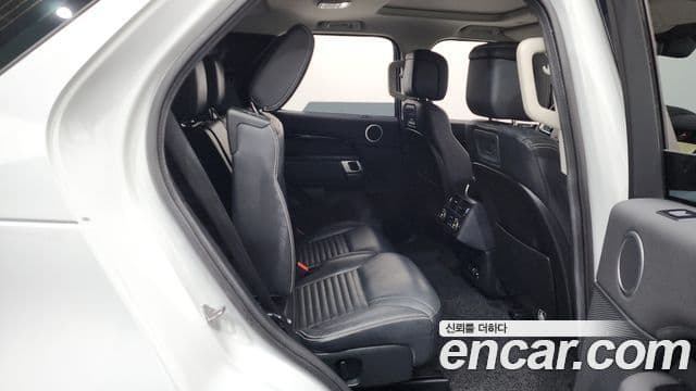 Land Rover Discovery 5 2021 — Şəkil 12/20