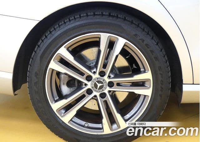 Mercedes-Benz E-Class 2022 — Şəkil 4/20