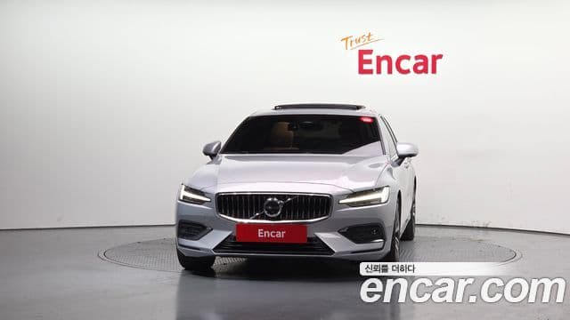Volvo S60 2022 — Şəkil 3/20
