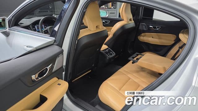 Volvo S60 2022 — Şəkil 11/20