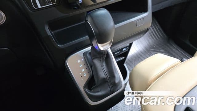 Hyundai Staria 2024 — Şəkil 9/20