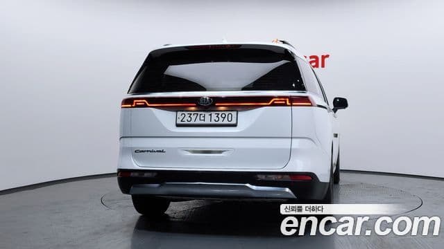 Kia Carnival 2021 — ფოტო 12/20