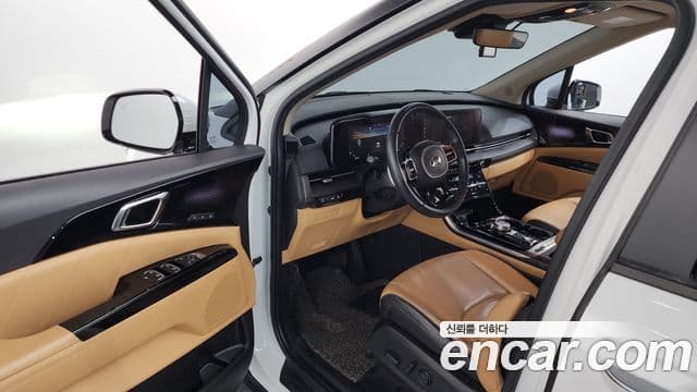 Kia Carnival 2021 — ფოტო 13/20