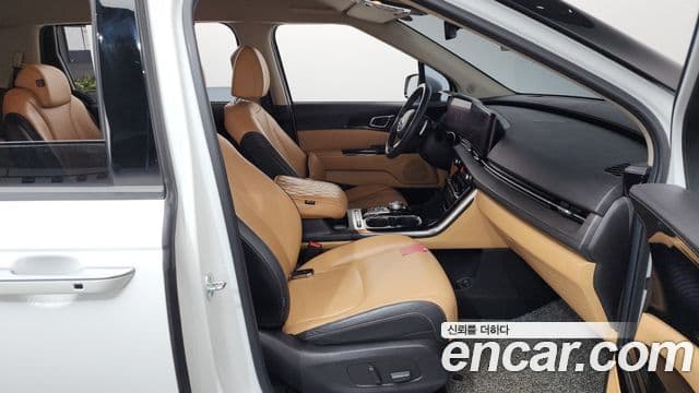 Kia Carnival 2021 — ფოტო 4/20
