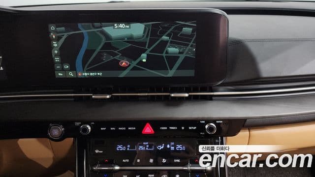 Kia Carnival 2021 — ფოტო 2/20