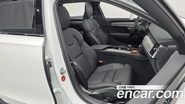 Volvo V90 Cross Country 2025 — Şəkil 10/20
