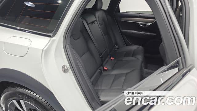 Volvo V90 Cross Country 2025 — Şəkil 12/20