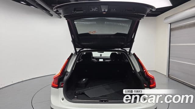 Volvo V90 Cross Country 2025 — Şəkil 20/20
