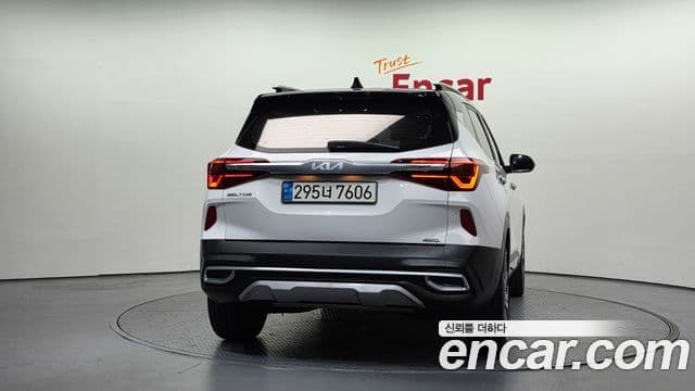 Kia Seltos 2022 — ფოტო 4/20