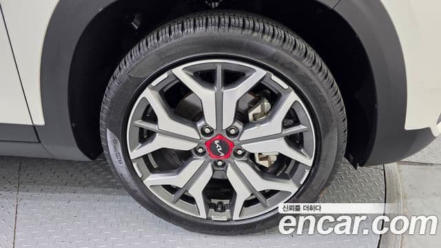 Kia Seltos 2022 — ფოტო 5/20