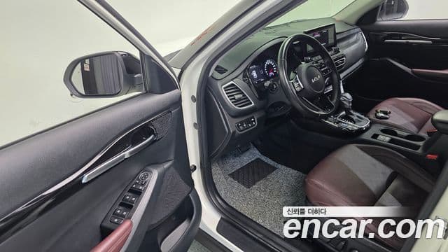 Kia Seltos 2022 — ფოტო 12/20