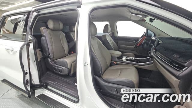 Kia Carnival 2024 — Фото 11/20