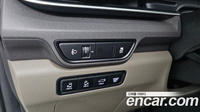 Kia Carnival 2024 — Фото 17/20