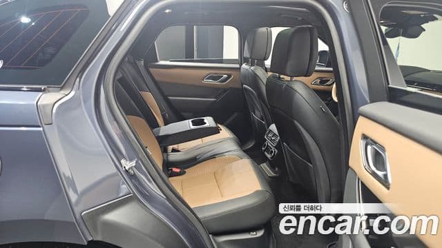 Land Rover Range Rover Velar 2024 — Şəkil 12/20
