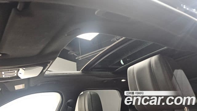 Land Rover Range Rover Velar 2024 — Şəkil 19/20