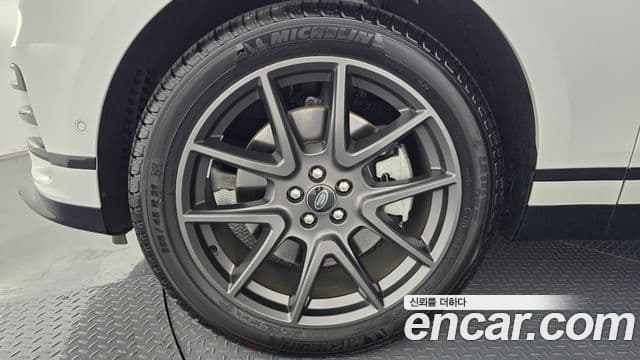 Land Rover Range Rover Velar 2025 — фото 5 из 20