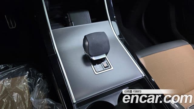 Land Rover Range Rover Velar 2025 — Şəkil 9/20