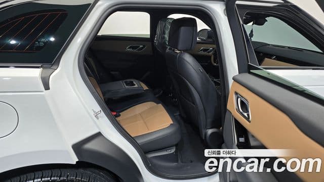 Land Rover Range Rover Velar 2025 — Şəkil 12/20