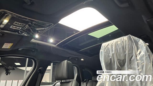 Land Rover Range Rover Velar 2025 — Şəkil 19/20