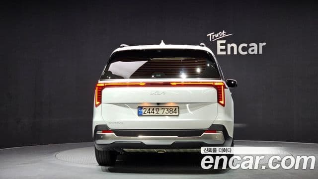 Kia Carnival 2024 — ფოტო 3/20