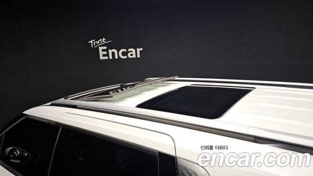 Kia Carnival 2024 — ფოტო 17/20