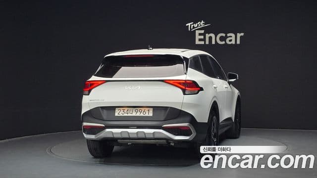 Kia Sportage 2022 — ფოტო 4/20