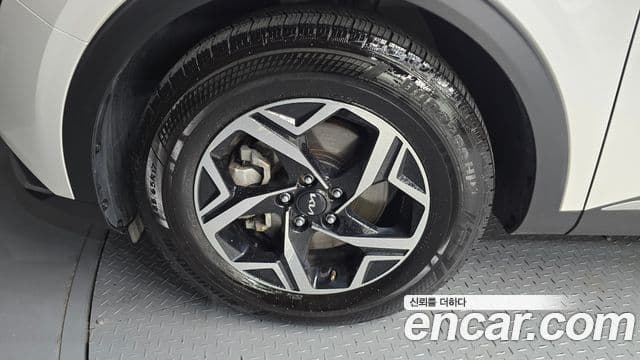 Kia Sportage 2022 — ფოტო 5/20
