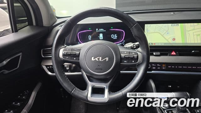Kia Sportage 2022 — ფოტო 13/20