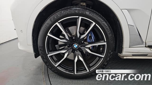 BMW X7 2022 — ფოტო 5/20