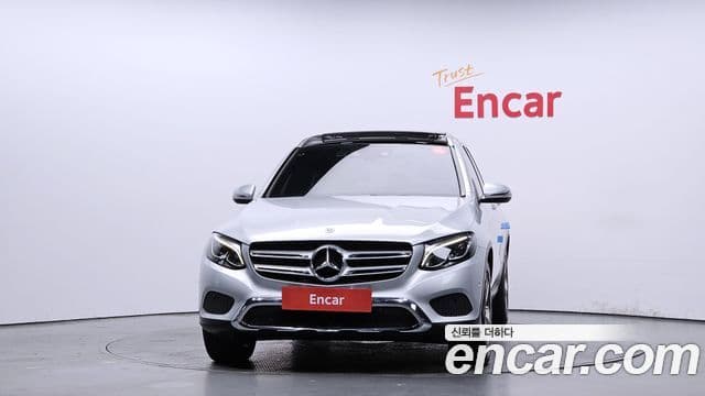 Mercedes-Benz GLC-Class 2018 — Şəkil 8/29