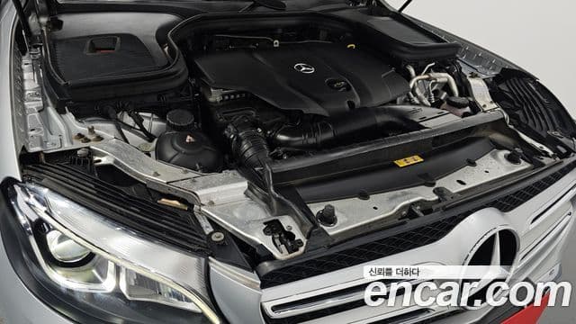 Mercedes-Benz GLC-Class 2018 — Şəkil 10/29