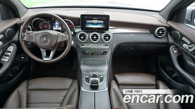 Mercedes-Benz GLC-Class 2018 — Şəkil 17/29