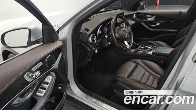 Mercedes-Benz GLC-Class 2018 — Şəkil 29/29