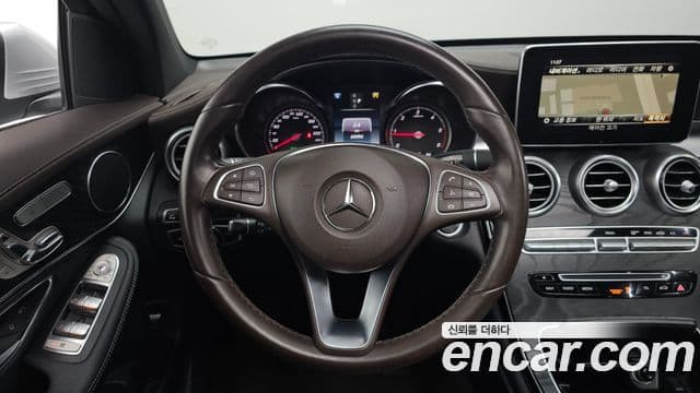 Mercedes-Benz GLC-Class 2018 — Şəkil 21/29