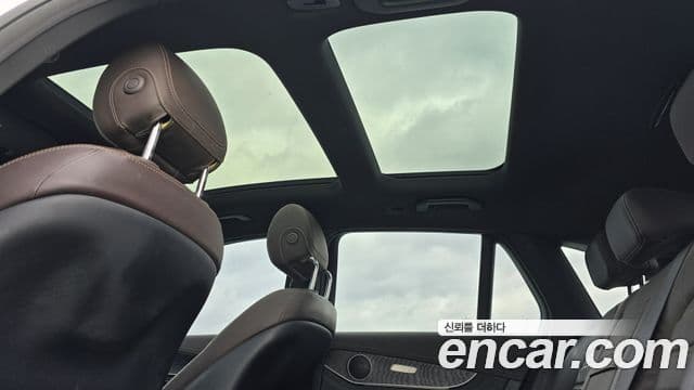 Mercedes-Benz GLC-Class 2018 — Şəkil 25/29