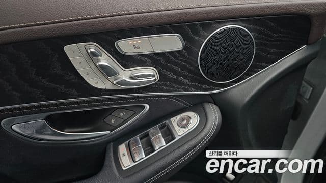 Mercedes-Benz GLC-Class 2018 — Şəkil 13/29