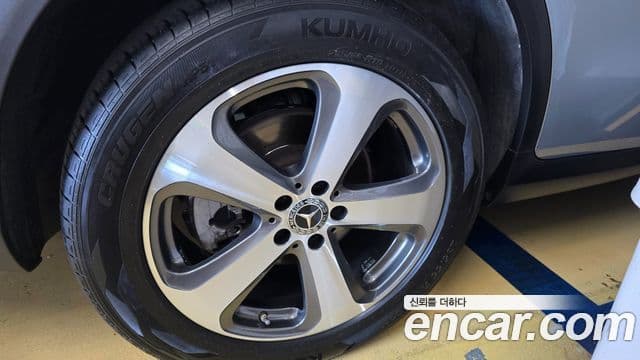 Mercedes-Benz GLC-Class 2018 — Şəkil 20/29