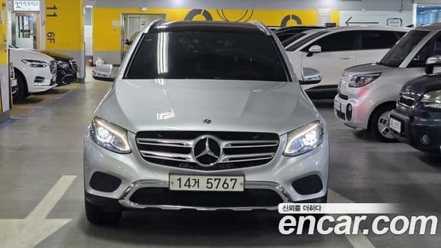 Mercedes-Benz GLC-Class 2018 — Şəkil 28/29