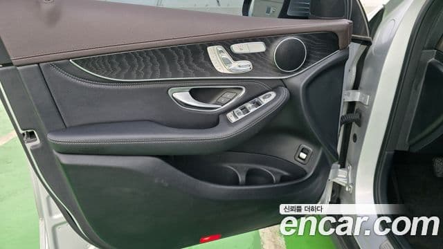 Mercedes-Benz GLC-Class 2018 — Şəkil 3/29
