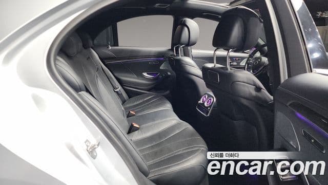 Mercedes-Benz S-Class 2019 — Photo 10/20