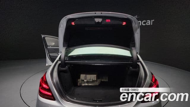 Mercedes-Benz S-Class 2019 — Photo 14/20