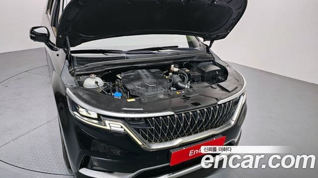 Kia Carnival 2022 — ფოტო 6/20